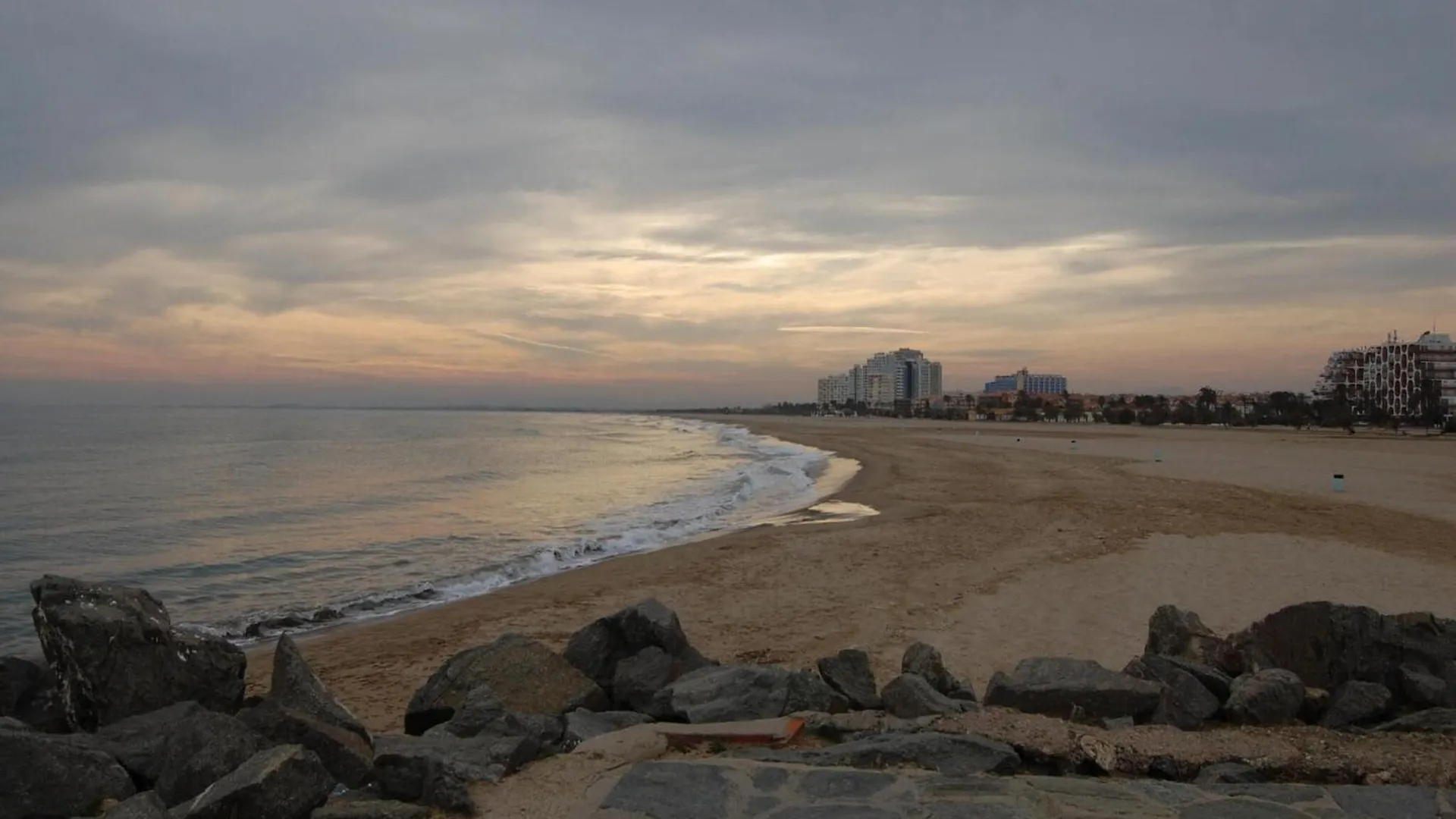 Pleasant Apartment Located In Empuriabrava