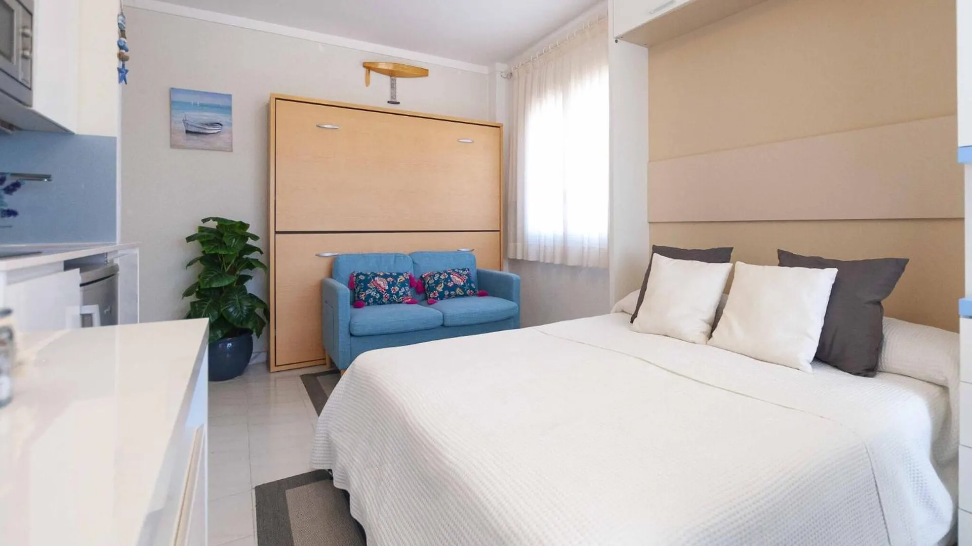 Pleasant Apartment Located In Empuriabrava